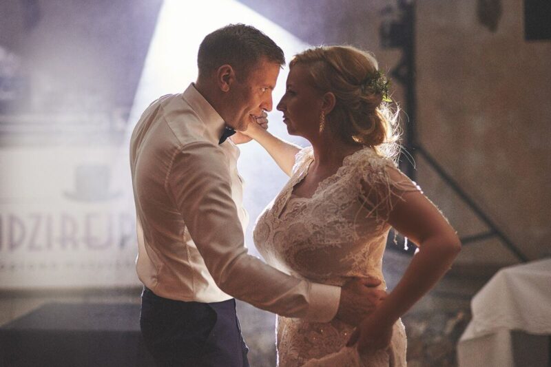 Suknia ślubna w stylu boho Porto 31.