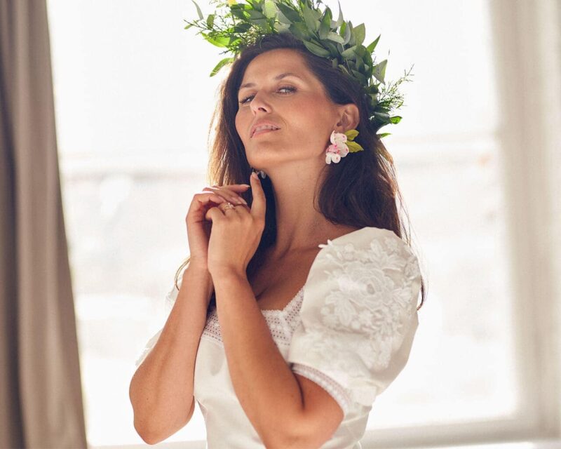 Bawełniana suknia ślubna eko z bufiastymi rękawami