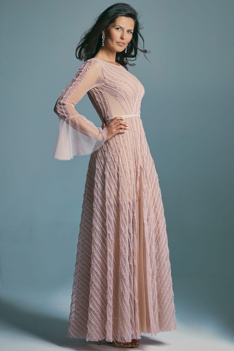 Różowa suknia ślubna