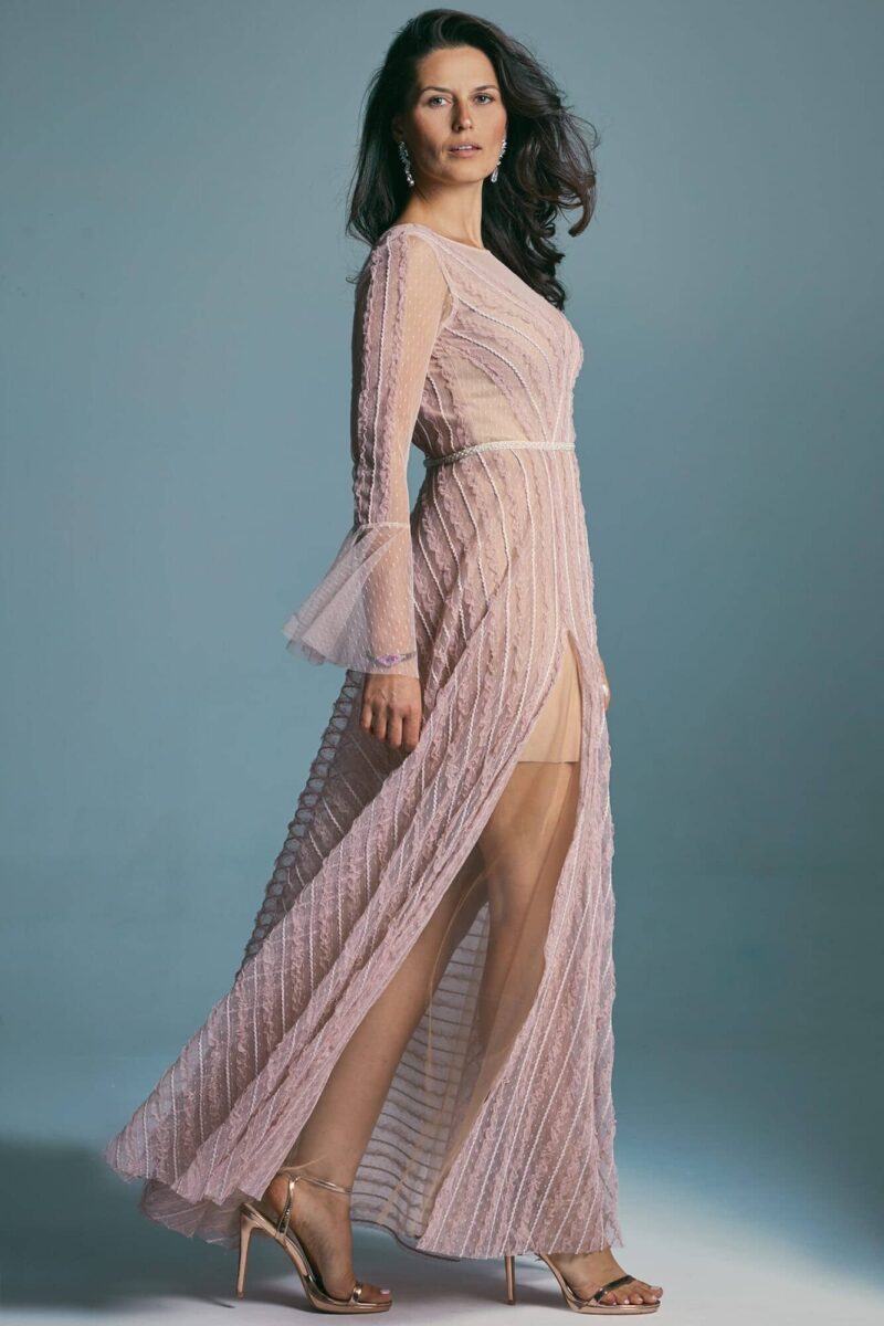 Różowa suknia ślubna