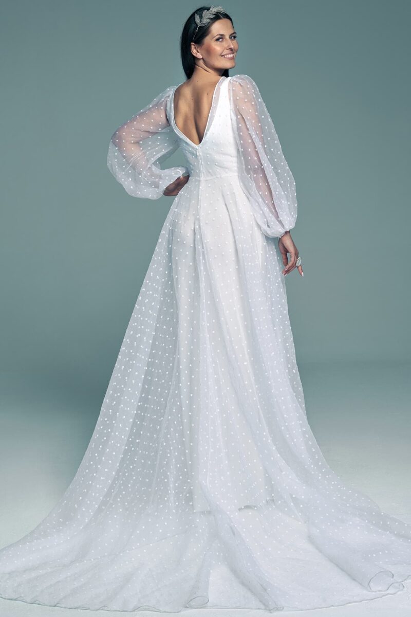 Delikatna, zwiewna i dziewczęca Suknia ślubna w kropki