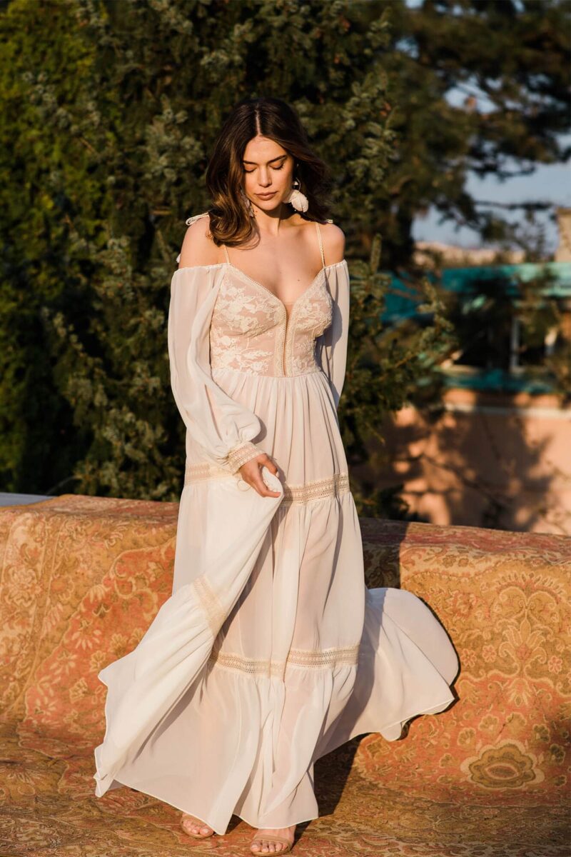 Suknia ślubna pięknie eksponująca ramiona