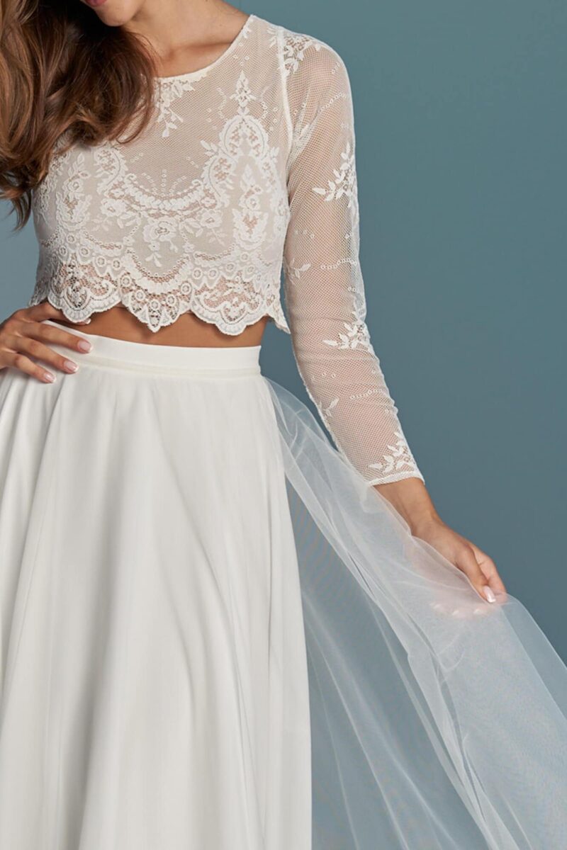 Dwuczęściowa, skromna suknia ślubna