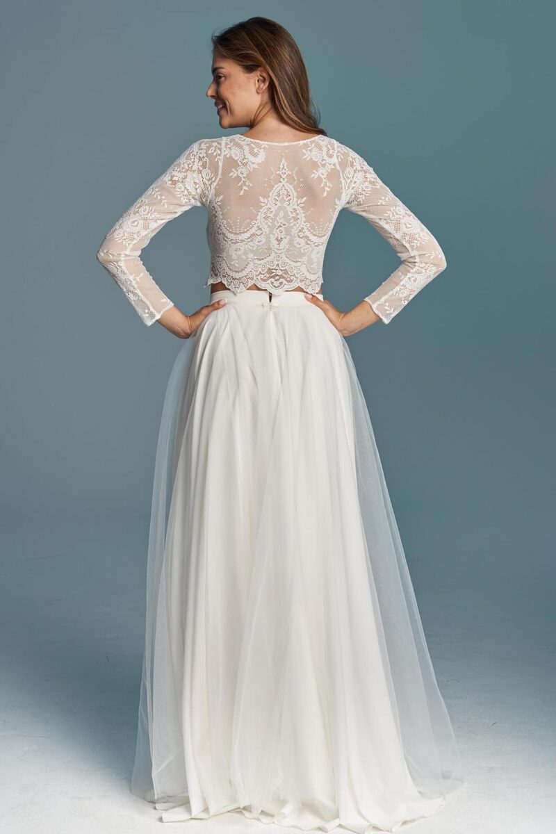 Dwuczęściowa, skromna suknia ślubna