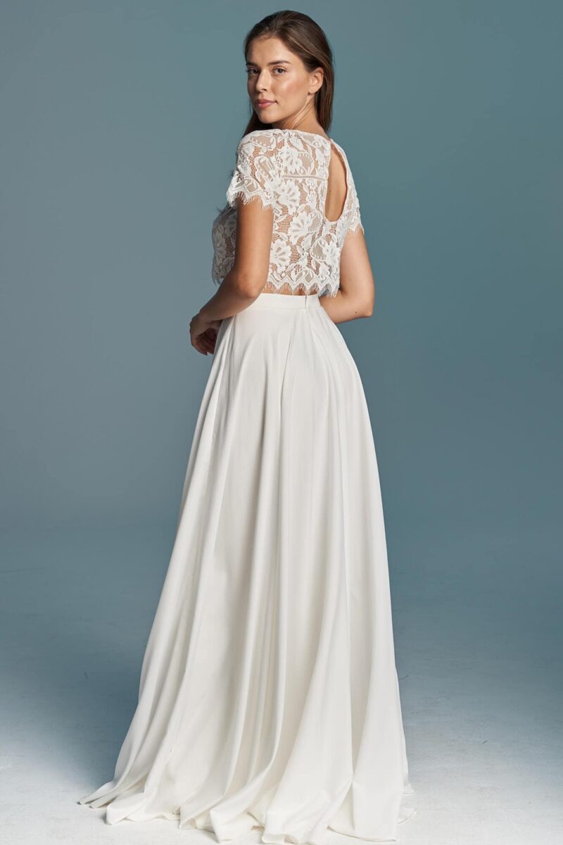 Prosta sukienka ślubna