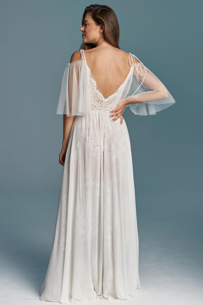 Romantyczna suknia ślubna na ramiączkach