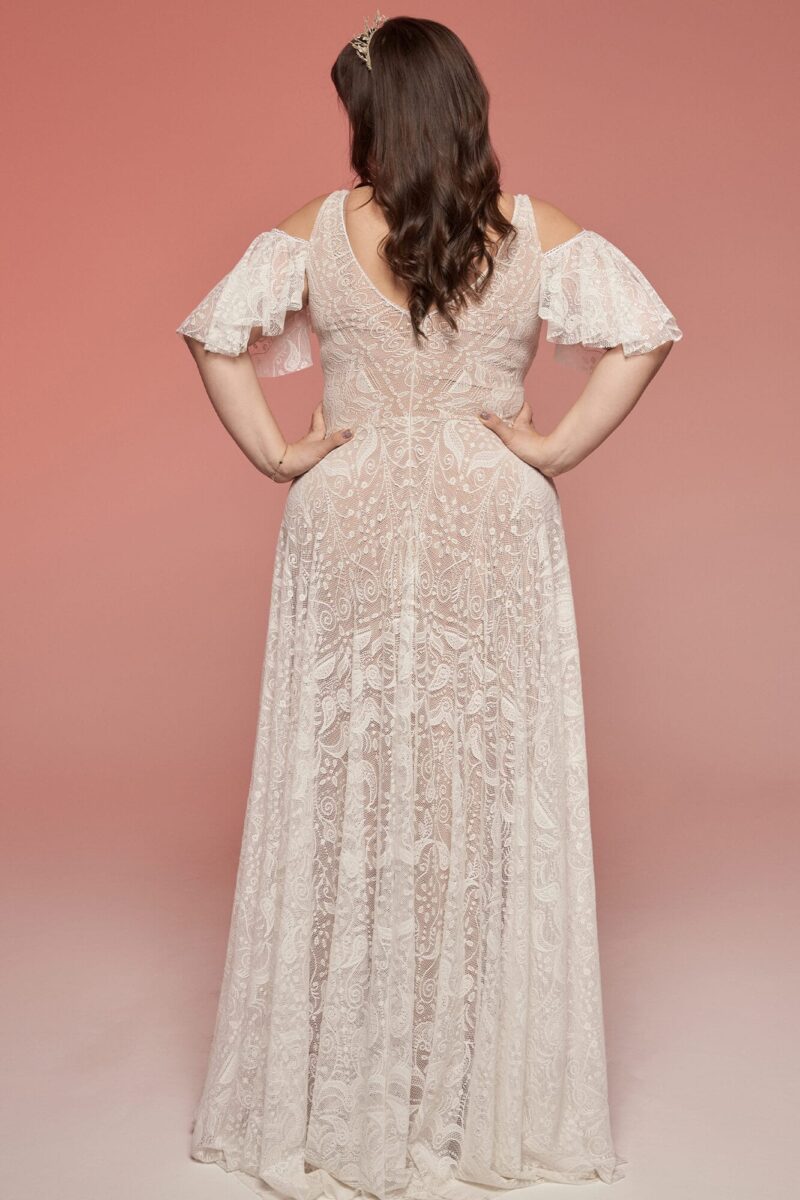 Suknia ślubna dla puszystych pań z rękawem hiszpańskim Porto 57