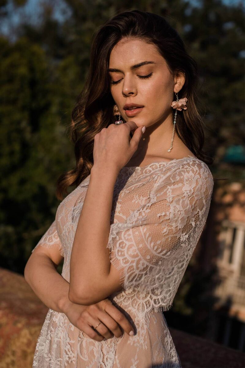 Zwiewna, delikatna suknia ślubna plus size