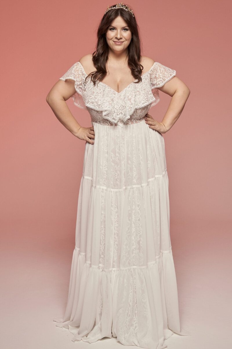 Suknia ślubna plus size z hiszpańską falbaną Paris 22