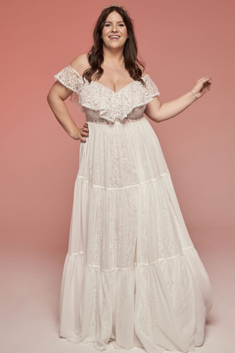 Suknia ślubna plus size z hiszpańską falbaną Paris 22