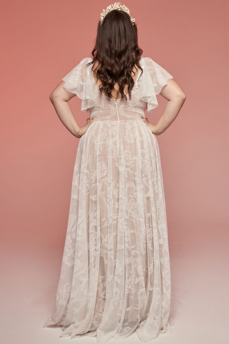 Suknia ślubna plus size z koronki z kwiecistym zdobieniem Porto 50