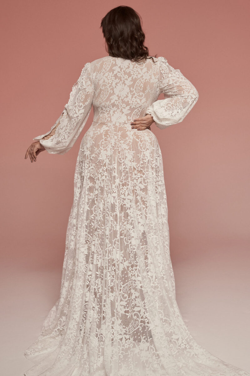 Suknia ślubna plus size ze stójką i bufiastymi rękawami Porto 60