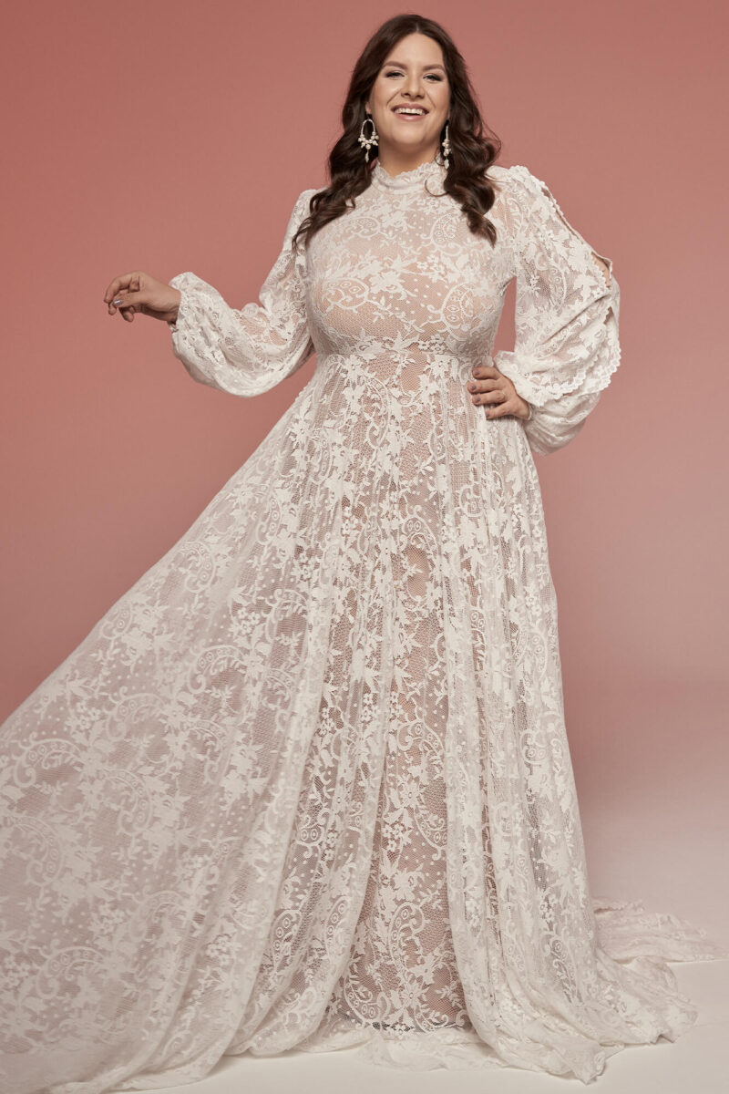 Suknia ślubna plus size ze stójką i bufiastymi rękawami Porto 60