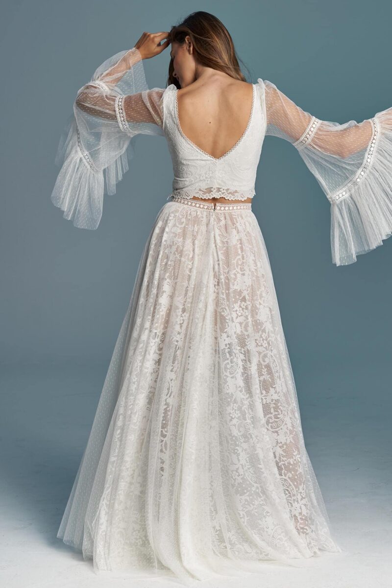 Suknia ślubna z koronki i tiulowej spódnicy