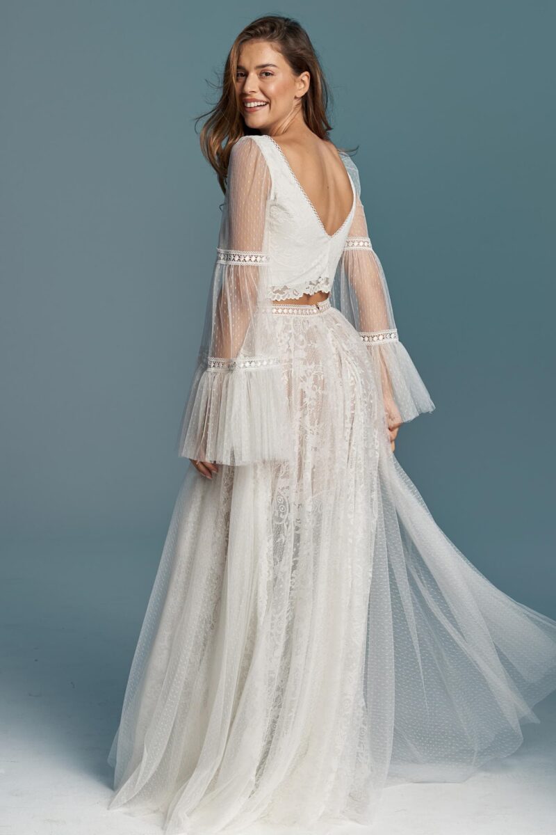 Suknia ślubna z koronki i tiulowej spódnicy