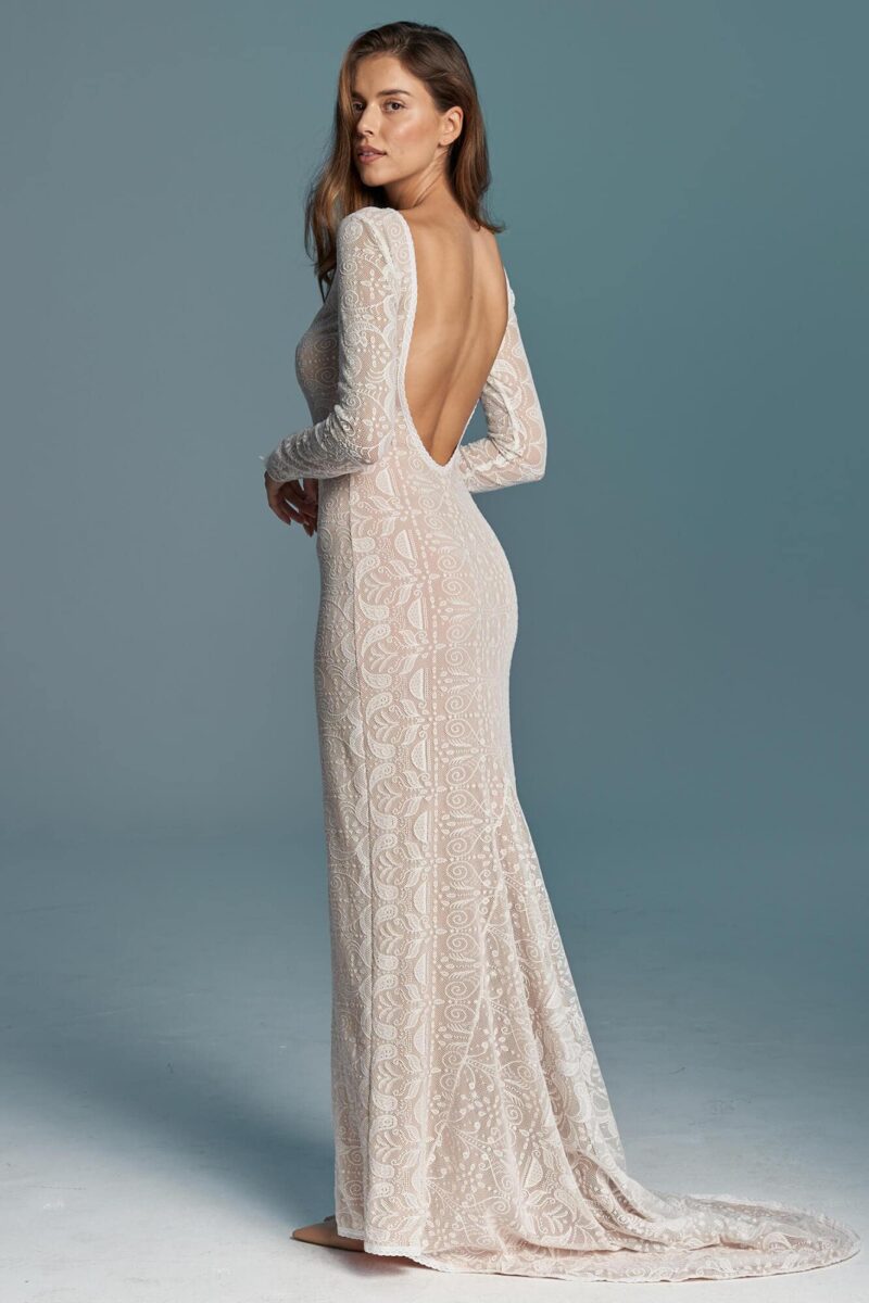 Suknia ślubna z trenem