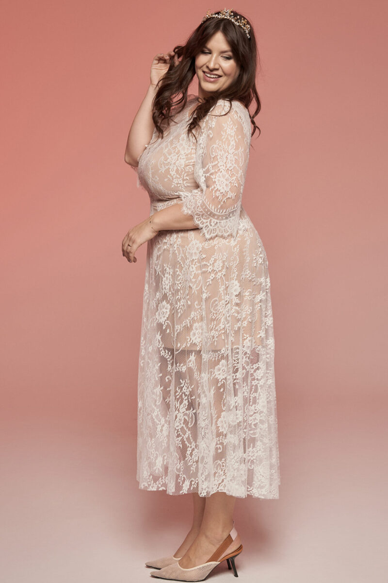 Zwiewna, delikatna suknia ślubna plus size Paris 20