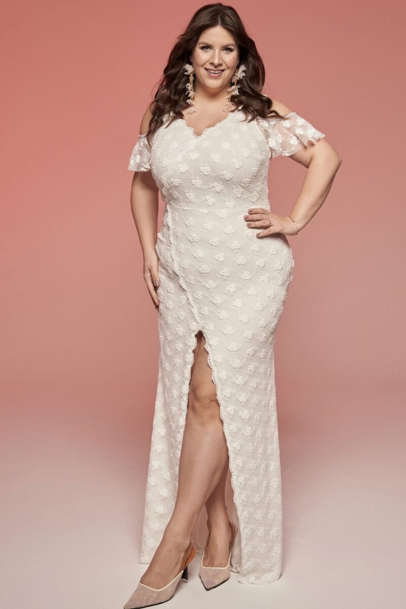 Gładka suknia ślubna plus size podkreślająca kształty Barcelona 22