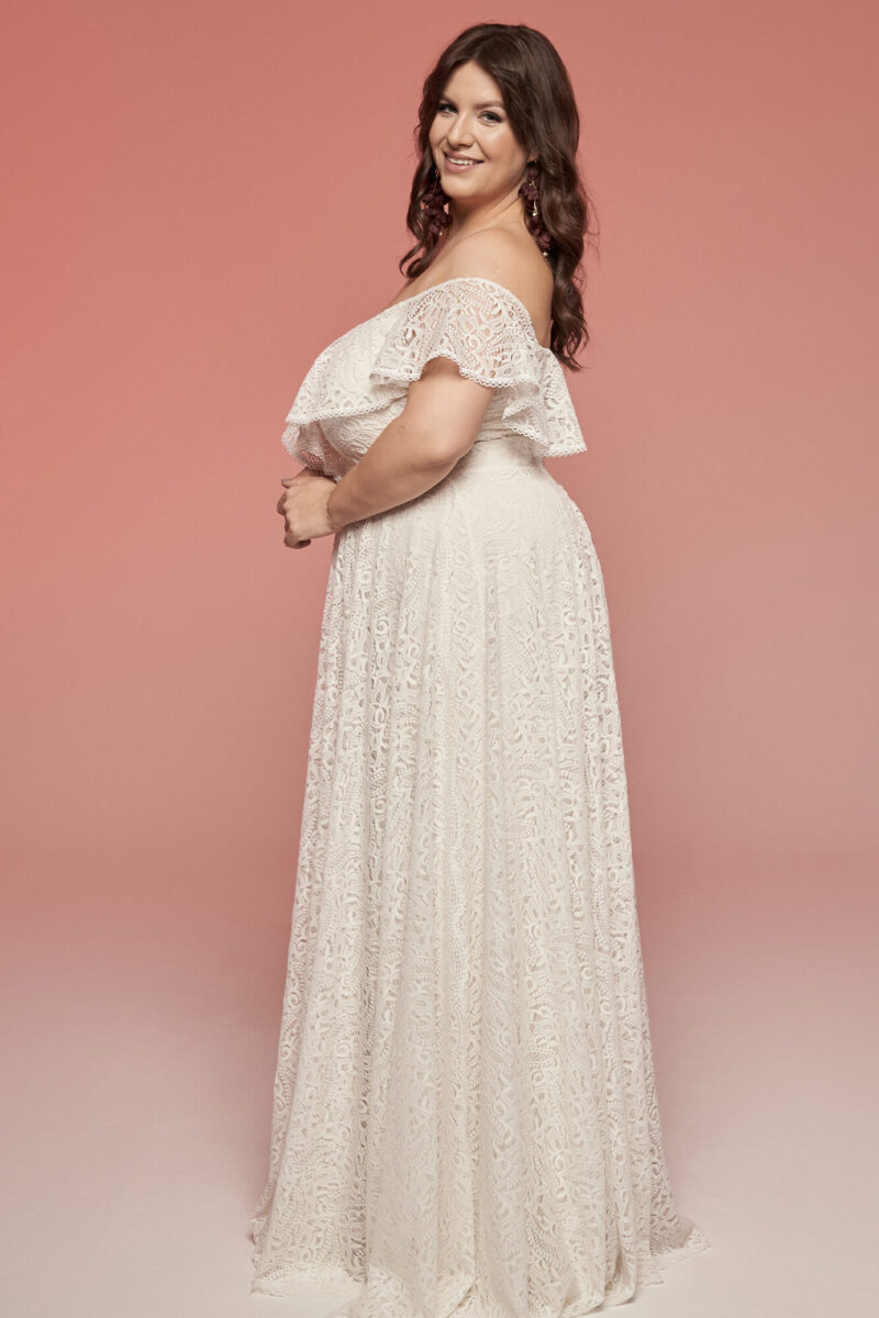 Biała suknia ślubna plus size z głębokim, białym dekoltem Porto 71