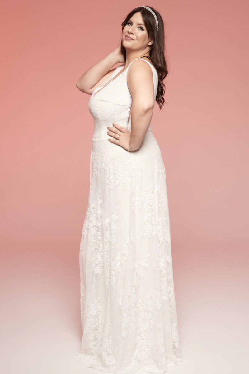 Prosta suknia ślubna plus size na ramiączkach Porto 34