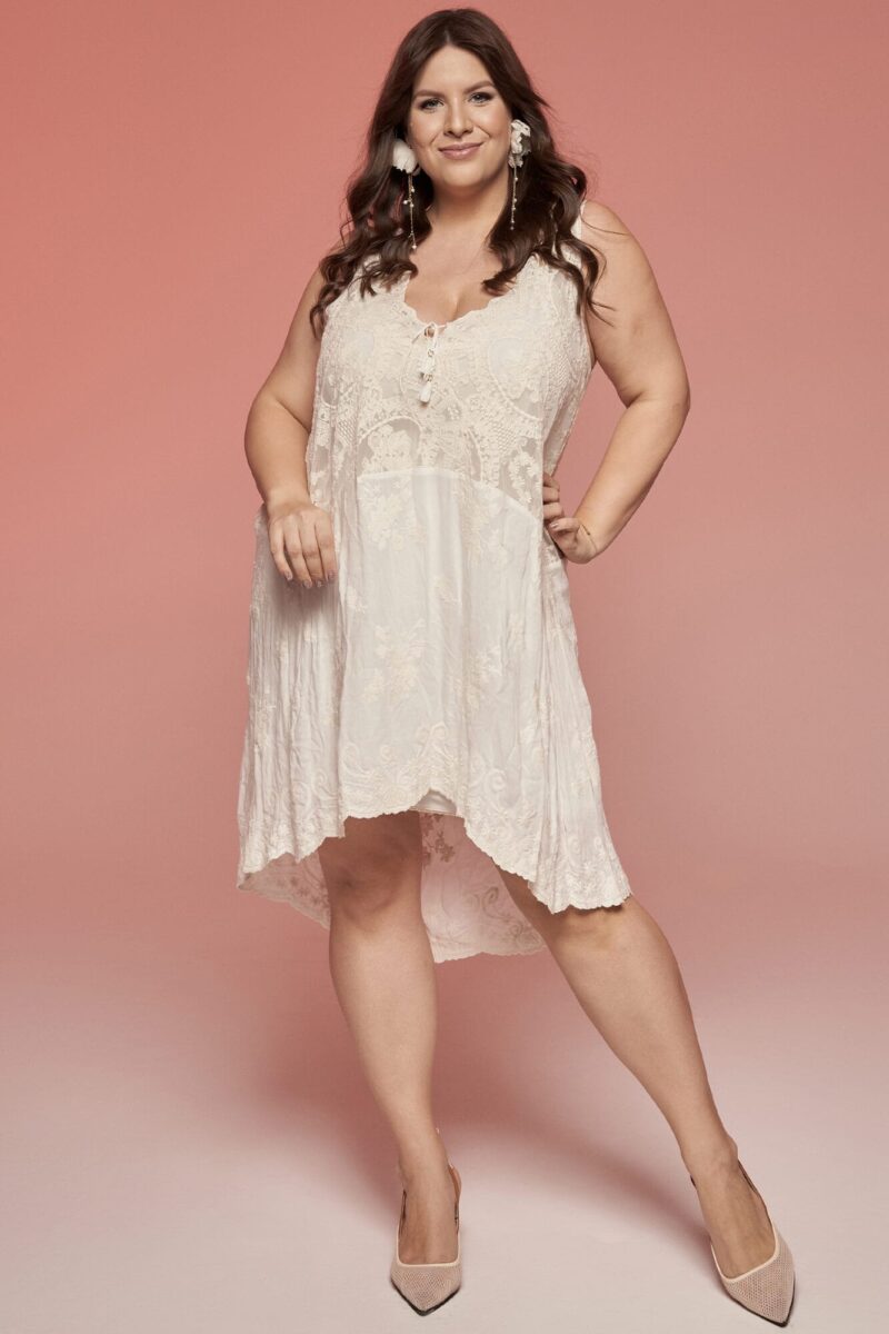 Asymetryczna, krótka sukienka ślubna plus size Barcelona 3