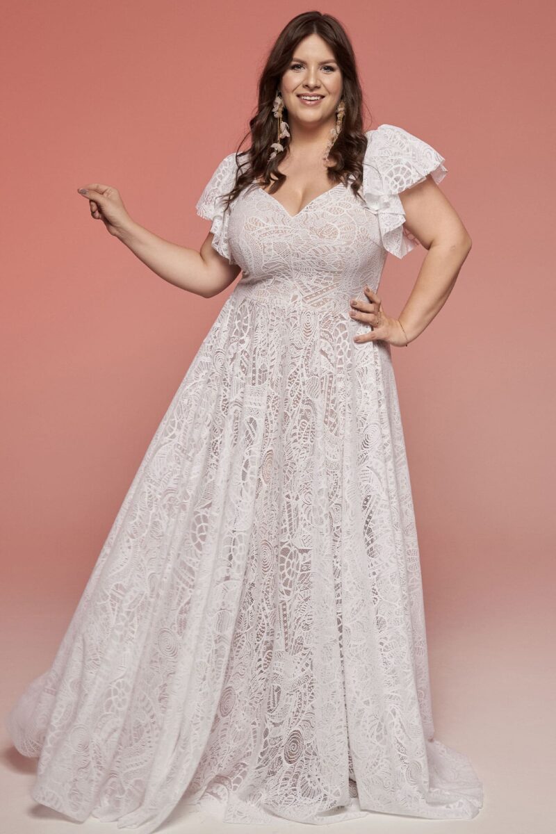 Suknia ślubna plus size na wzór sukienki z bajki Disneya ale z nutą boho. Piękna suknia ślubna princessa.