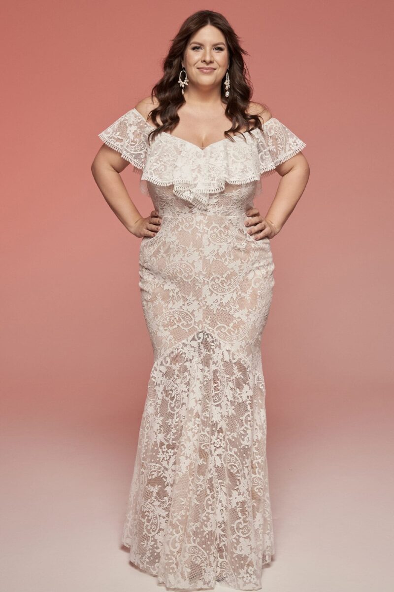 Suknia ślubna plus size z delikatnej koronki Porto 70