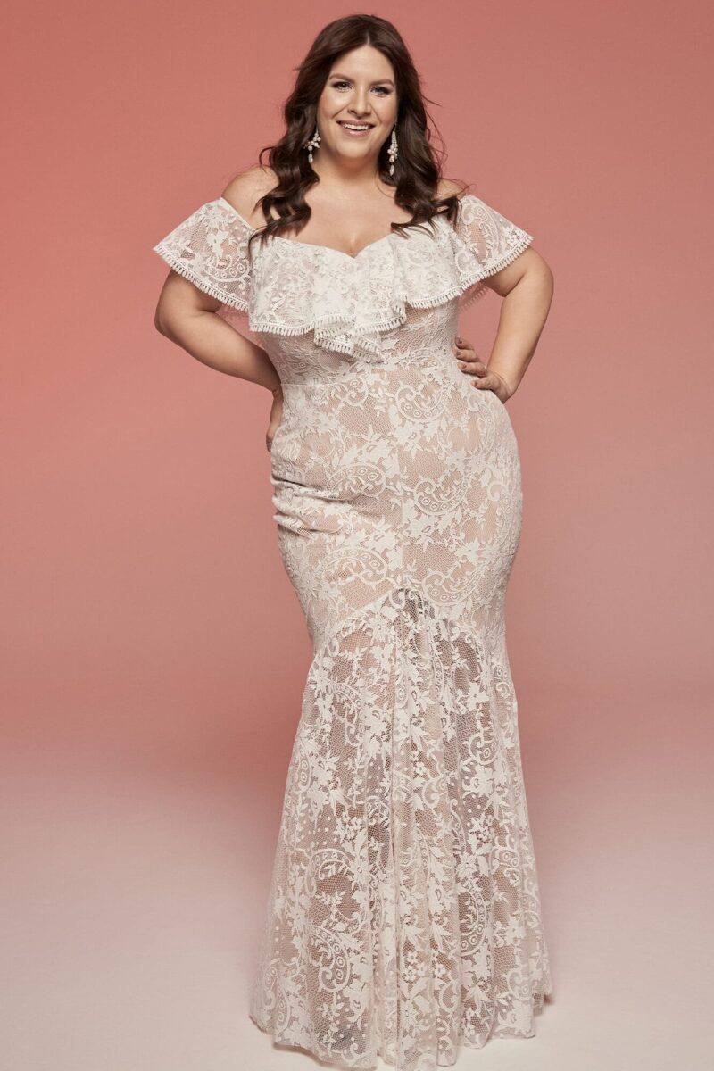 Suknia ślubna plus size z delikatnej koronki Porto 70