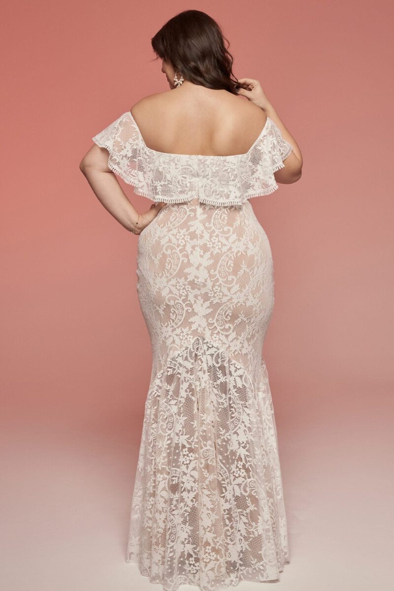 Suknia ślubna plus size z delikatnej koronki Porto 70