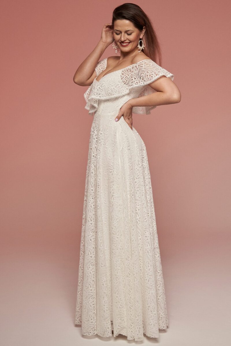 Suknia ślubna w kolorze białym z hiszpańskim dekoltem Porto 71