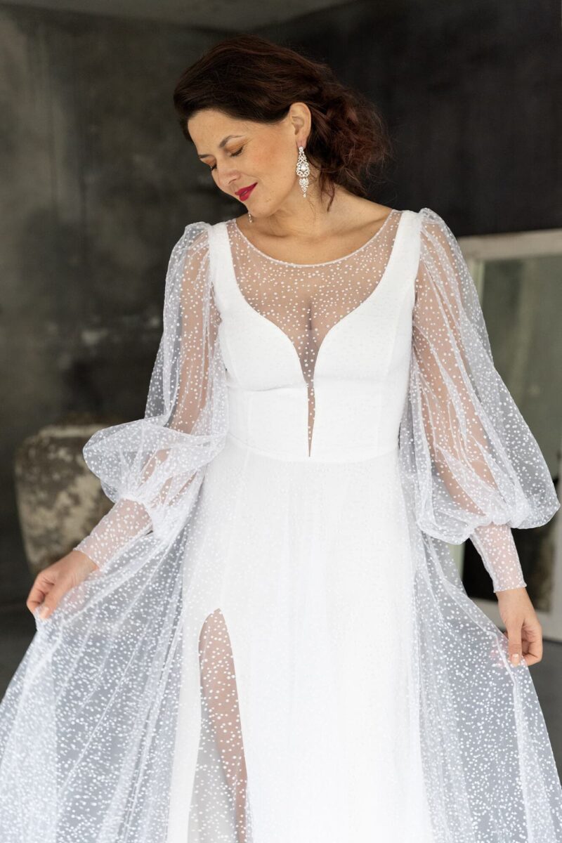 Klasyczna suknia ślubna w groszki z rozcięciem Cannes 4