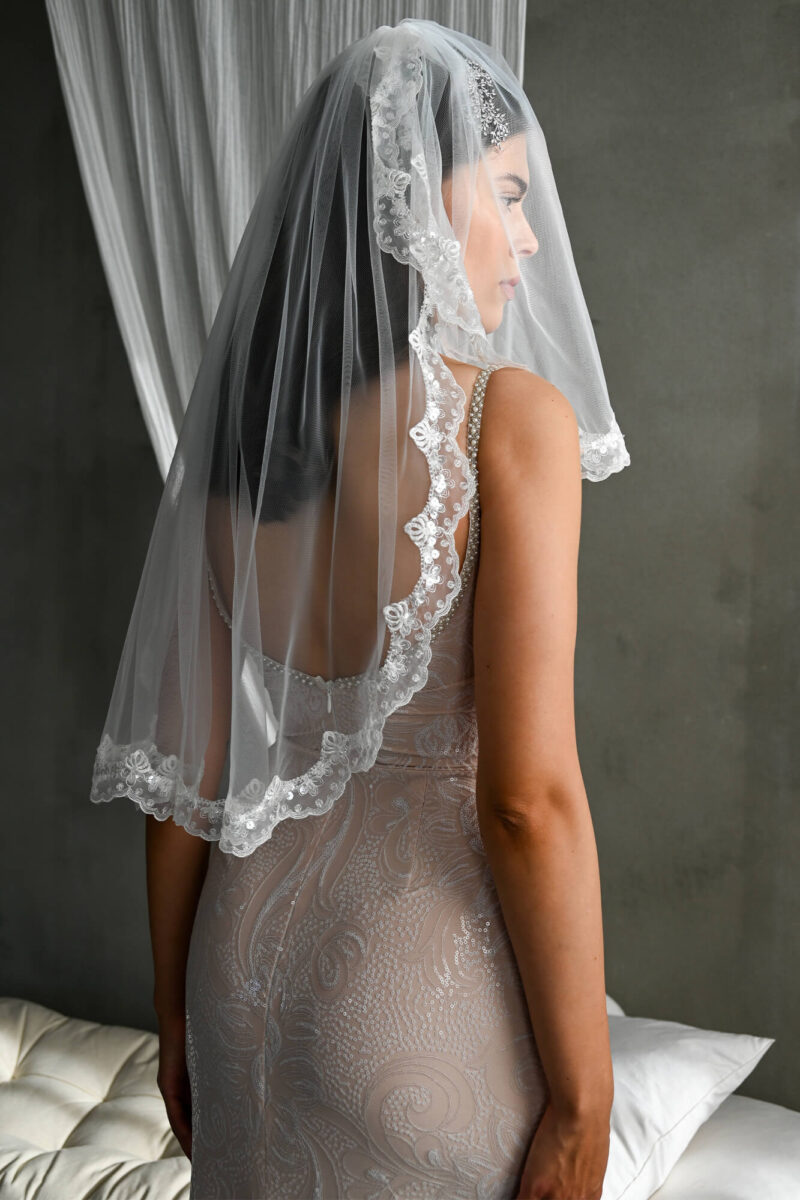 Krótki welon do zarzucania na twarz - obrazek 2