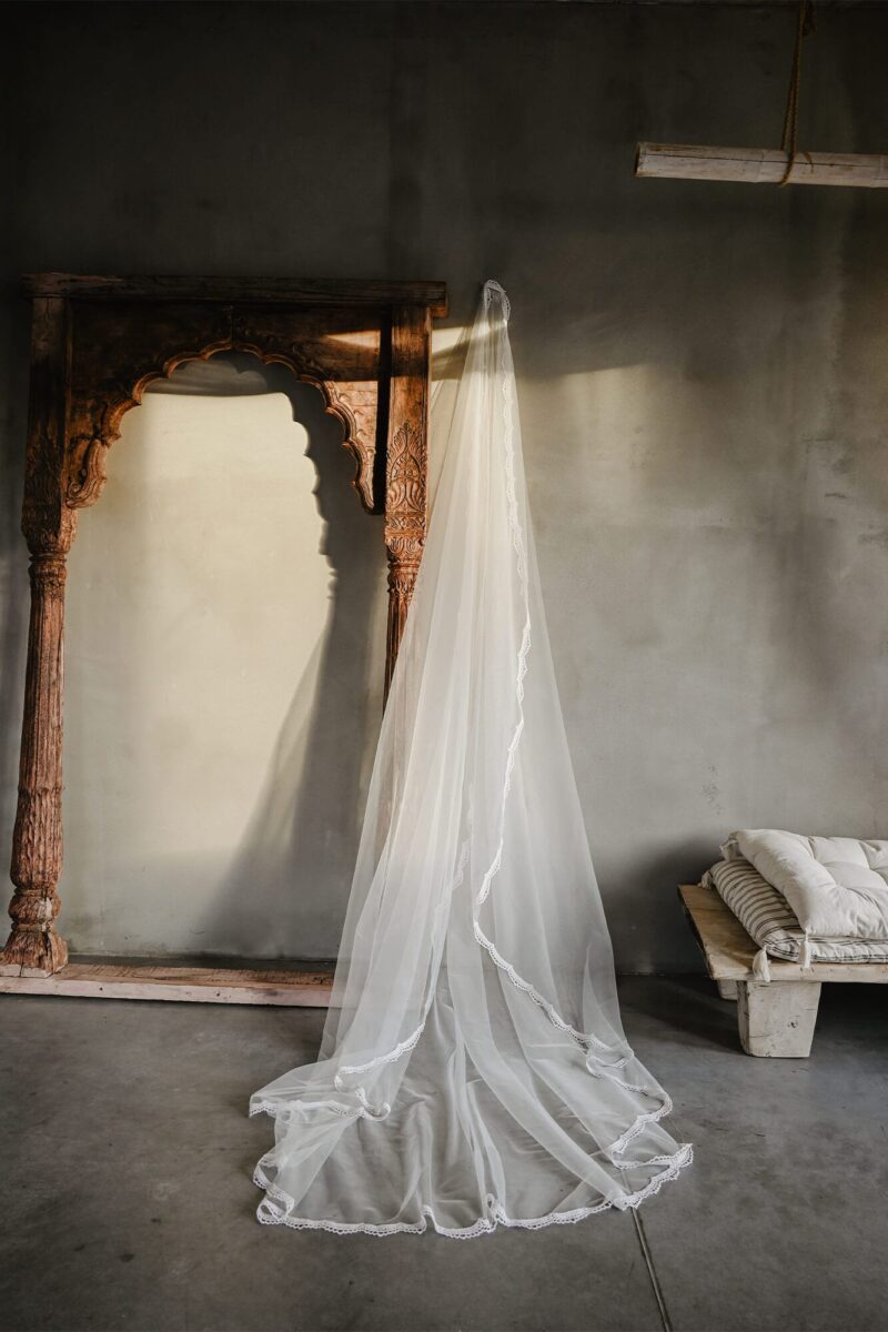 Welon katedralny z tiulu - obrazek 4