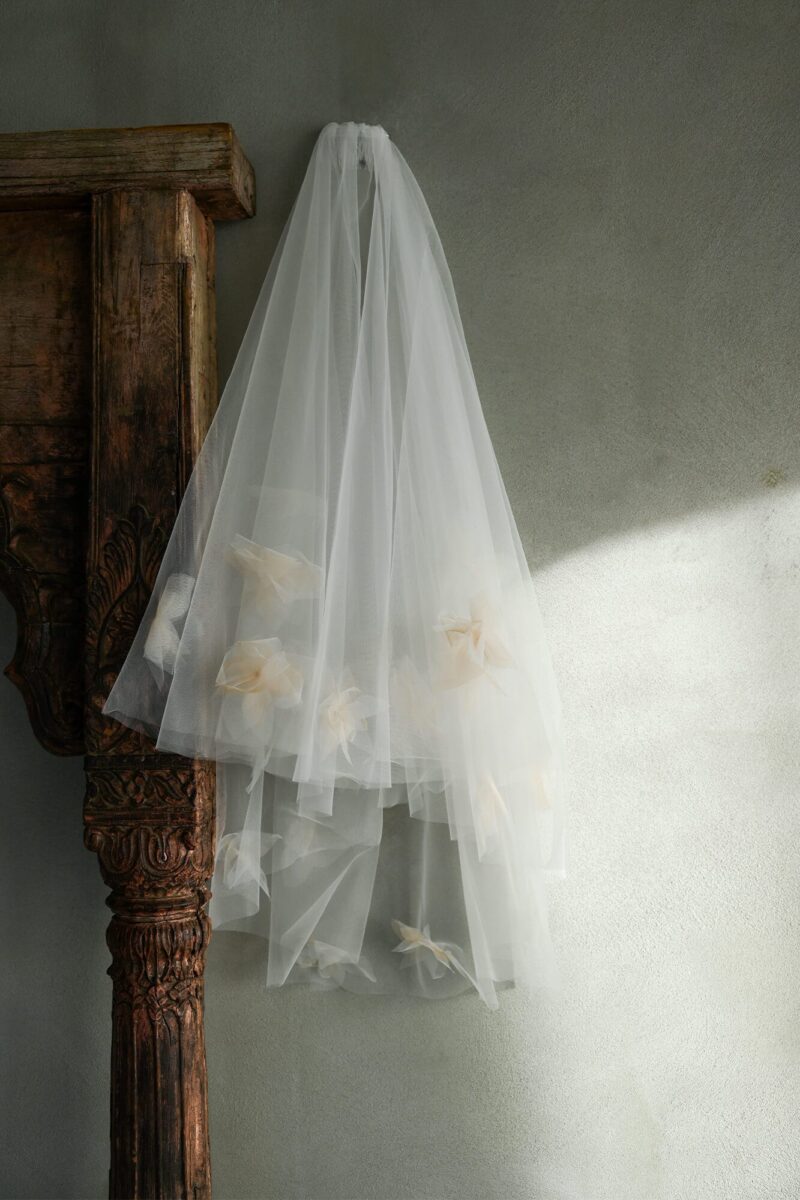 Welon ślubny w kwiaty 3D - obrazek 5