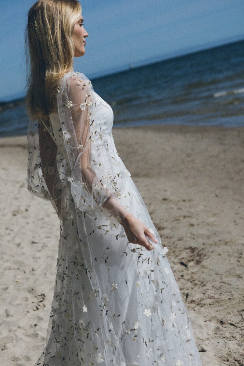 Cannes 11 - Suknia ślubna z kwiatami 3D