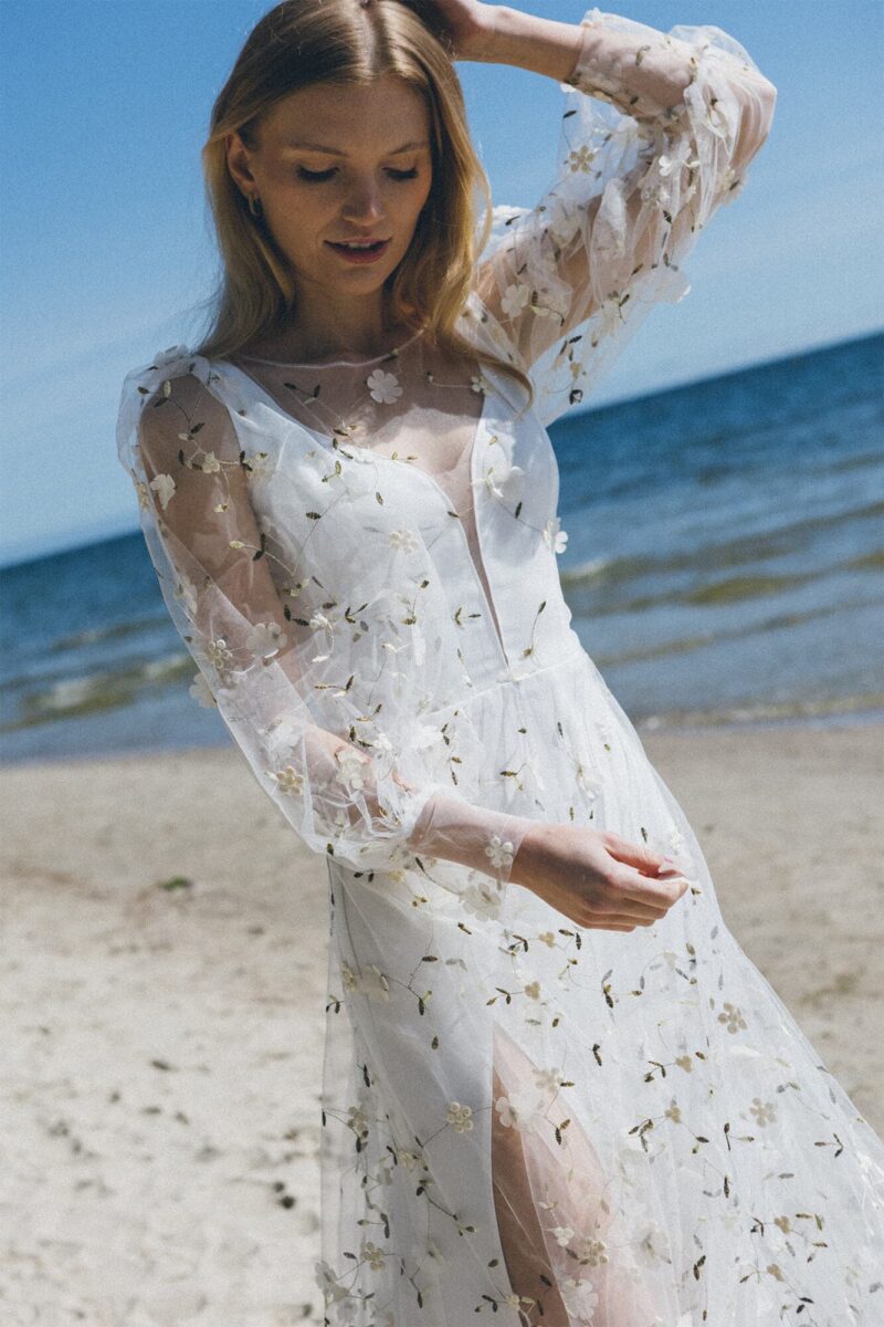 Cannes 11 - Suknia ślubna z kwiatami 3D