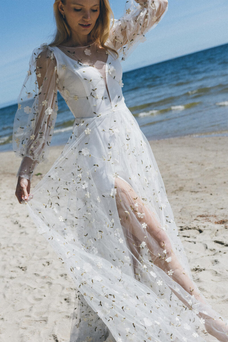 Cannes 11 - Suknia ślubna z kwiatami 3D