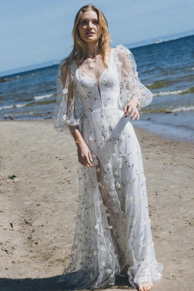 Cannes 11 - Suknia ślubna z kwiatami 3D