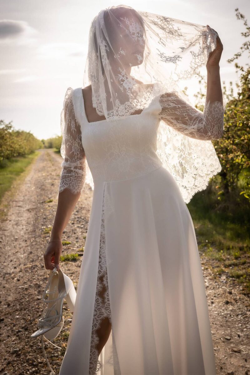 Paris 24 - Suknia Ślubna z dekoltem karo