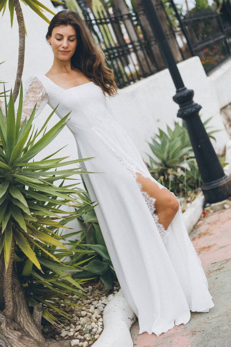 Paris 24 - Suknia Ślubna z dekoltem karo