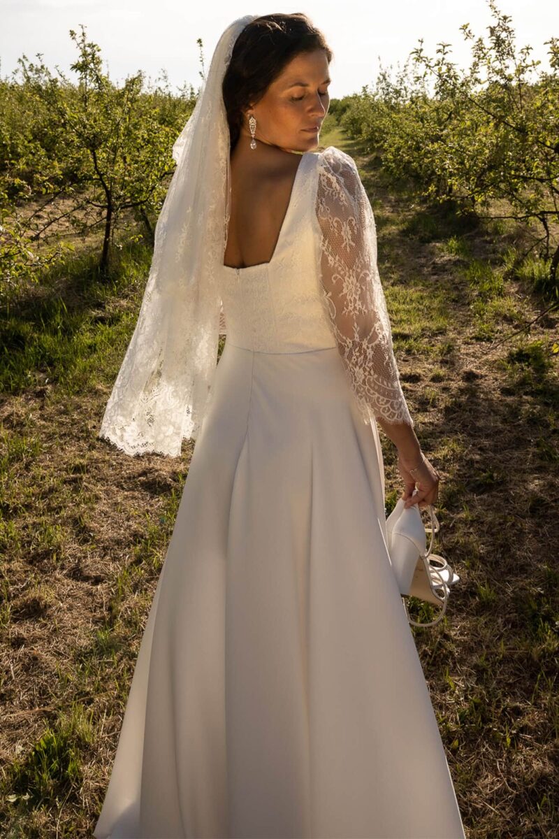 Paris 24 - Suknia Ślubna z dekoltem karo