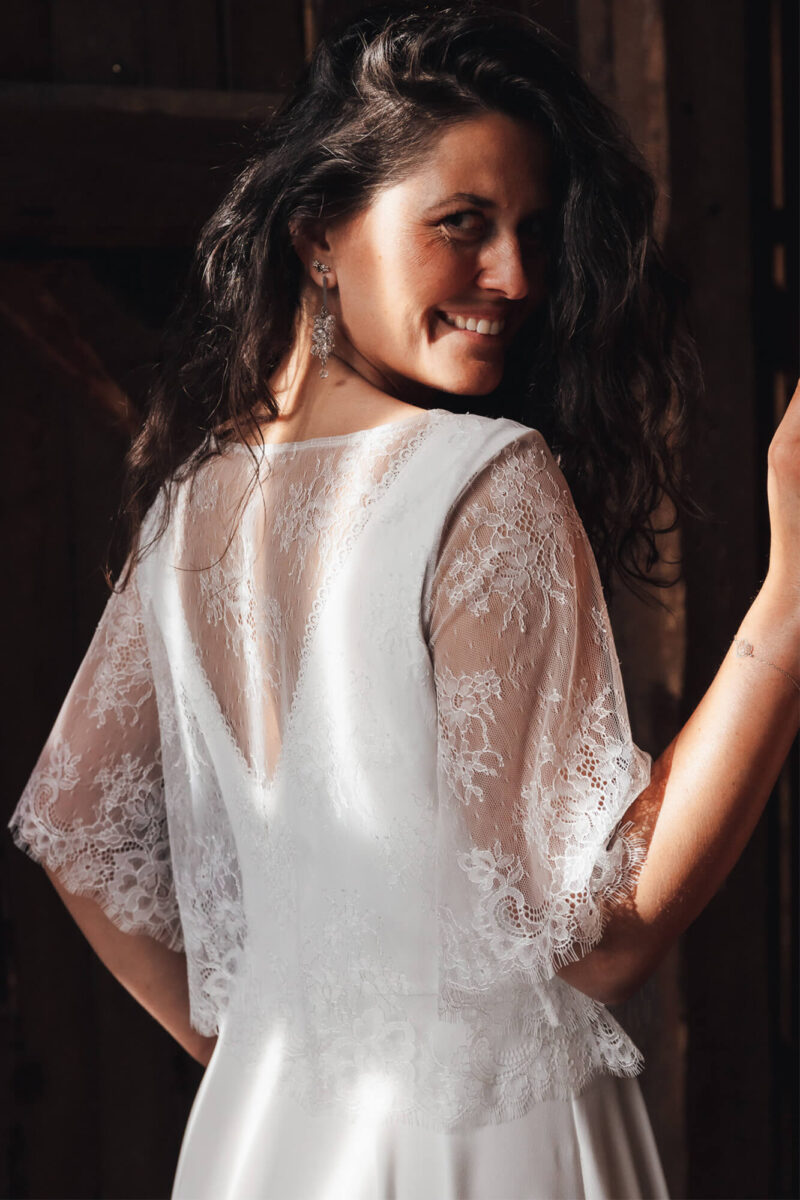 Paris 26 - Suknia ślubna z koronkowym topem