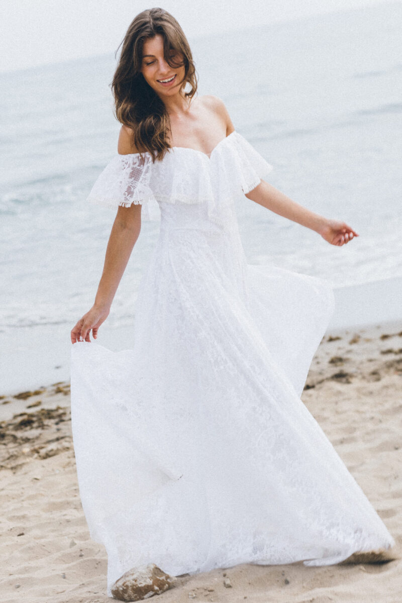 Porto 82 - Suknia ślubna z okrytymi ramionami