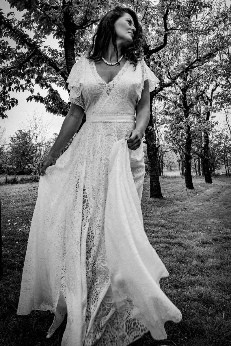 Santorini 29 - Kopertowa suknia ślubna z koronki