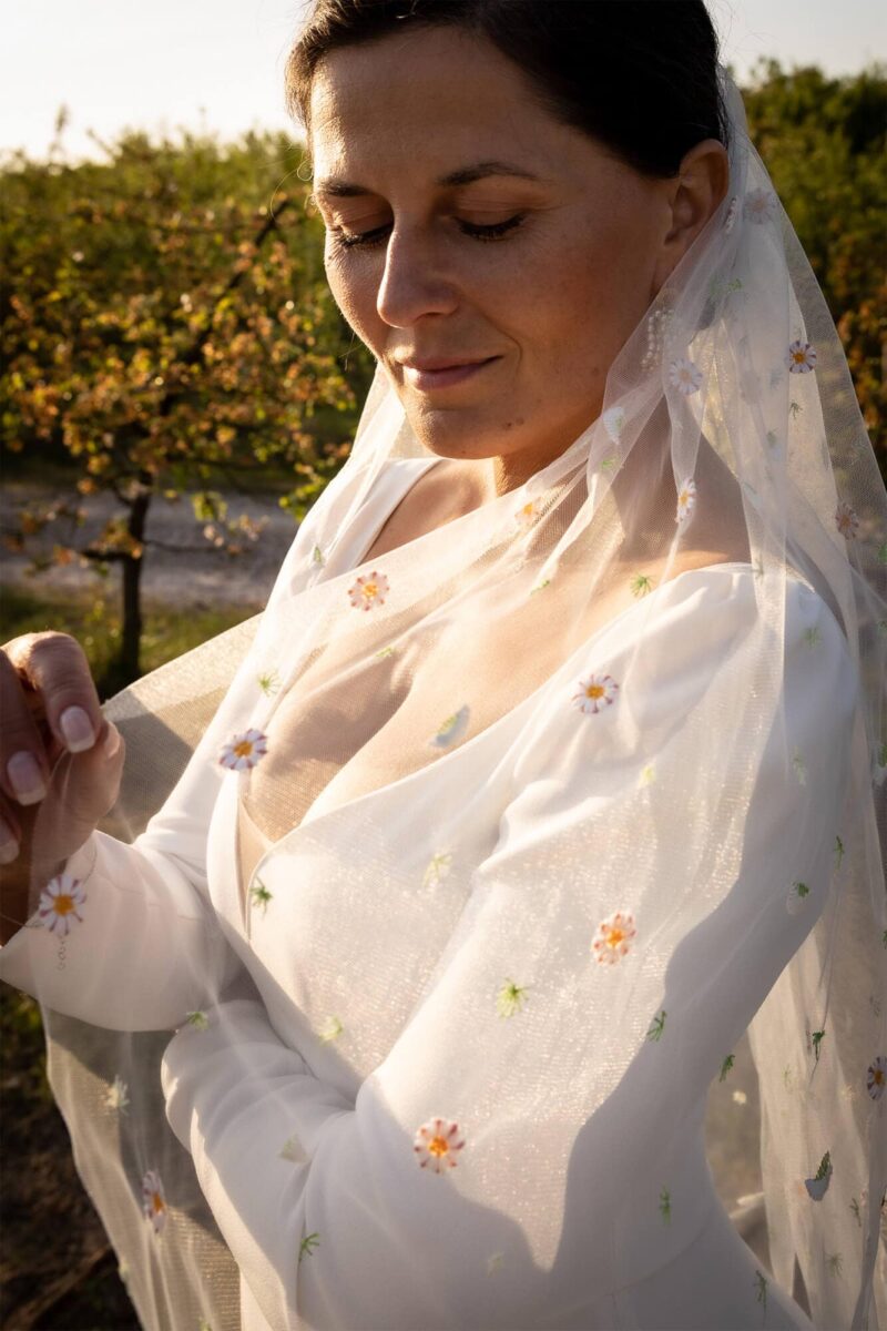 Dodatki - Uroczy welon w stokrotki